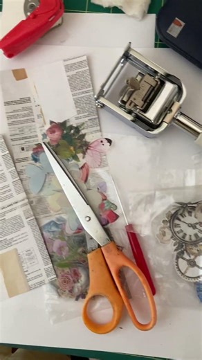 A journal card made with a cluster of five pieces. The card is from the master board collage.