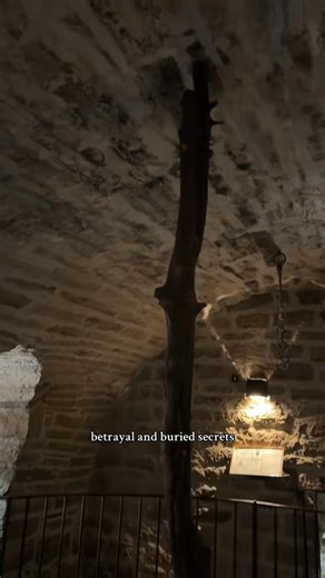 🏰The Legend of Cawdor Castle🏰 Make sure you don’t miss the ancient holly tree under the castle if you are planning to visit 🌳♥️#legend #cawdorcastle #castle #scotland #inverness #syorytelling | Emily in Scotland