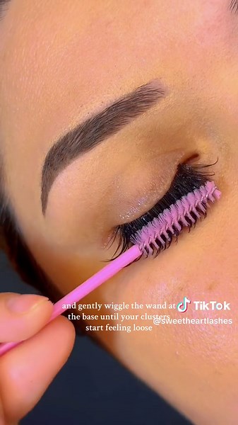 Please don’t pull your lash clusters off! It will damage your natural lashes❌ #diylashes#clusterlashes#lashremoval#lashclusters how to remove lash clusters tutorial