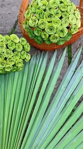 Instructions on how to tie roses with palm leaves super beautifully #DIY #diyhome #diy | Craft 1 Minute