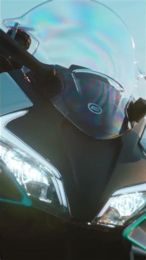 450SR. 🏁 Sportovní DNA. Přístupný výkon.A úsměv po každé jízdě. 🔥