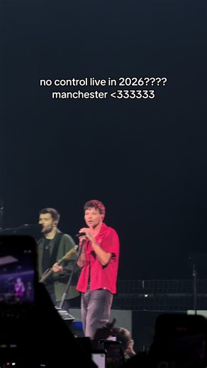 Louis Tomlinson's No Control Live Performance in Manchester