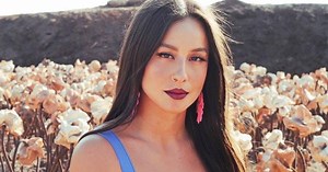 Denise Rosenthal deleita a sus seguidores con fotos al natural