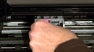 Replacing a Cartridge - HP Photosmart e-All-in-One Printer (D110a) - HP Inc Video Gallery - Products