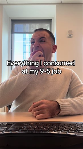 @Diet Coke Orange? Very good. #whatieatinaday #9to5 #officelife #healthy #fyp @Drink LMNT @FAGE @canadadry @MUSH Overnight Oats