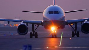 Airplane Jet Taxiing Wide View Taxi Stock Footage Video (100% Royalty-free) 27915727 | Shutterstock