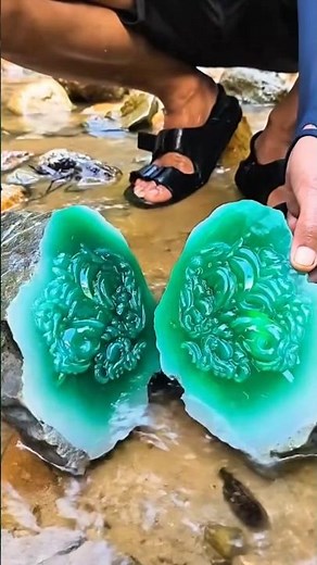 the process of discovering crystal jade in a river 💎 #gemstone #crystals #diamond #gold #jade