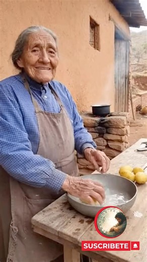 Pobre abuelita, ella es bien humilde #viral #abuelita #oracion #amor ￼￼