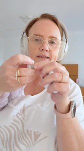 Comment PIN and I’ll send you the link to these clever little quilt holders 💛 I’ve been quietly testing these for a few months now, and I’m finally ready to share my review: they get the thumbs up from me! They stop your quilt bunching up inside the cover and make bed-making so much easier. I called them doobiewackers because I didn’t know what to call them at first… but I do know they work! Such a handy little invention 👏 #HomeHacks #QuiltPins #DoonaHack #OrganisedHome #BedMakingTips #TheOrga