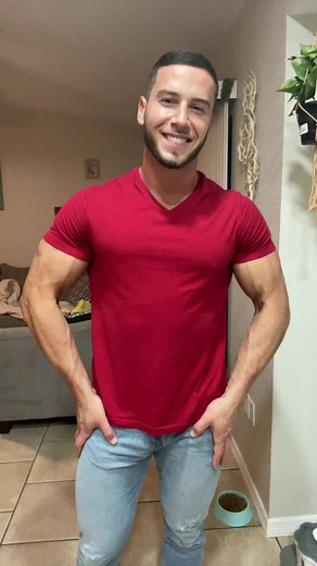 You like me in red? #gay #bi #lgbt