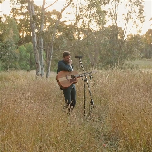 FITZROY ✨ The virtuoso recently described as ‘the finest guitar player of this generation’ ***LAST 50 TICKETS*** 🔥 BOOK NOW: https://events.humanitix.com/daniel-champagne-live-at-fitzroy-town-hall-5-30pm-concert ✨ Family Friendly ✨ Seated Show ✨ Cheaper $20 tickets for under 18s DON'T MISS your chance to see live music at it's finest! WHAT THE PRESS SAY.. “The word Prodigy seems to entirely fall short of this soft-spoken young man’s skills, he coaxes sounds and melodies out of his instrument th