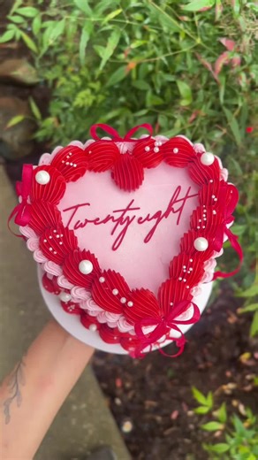 “Beautifully Delicous Script” in Canva! That’s the name of the font #cakedecorating #caketopper #aestheticcake #canva #valentinesday @Canva