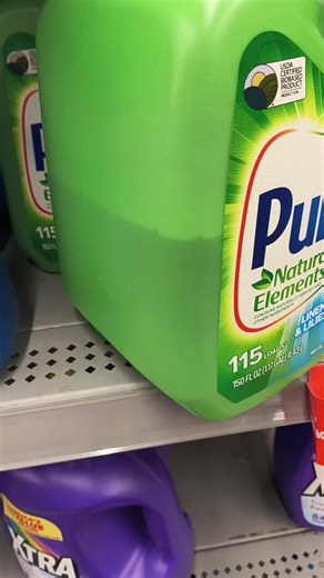 Choosing Between Powder and Liquid Laundry Detergents