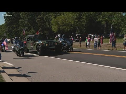 Funeral procession for fallen local Marine arrives at Jefferson Barracks National Cemetery
