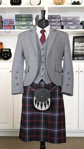 Men's Fashion Guide for a Less Formal Event with a Kilt