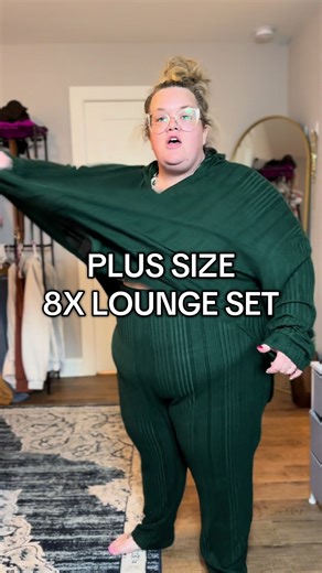 This plus size lounge that comes in multiple colors up to size 8X! ##loungeset##creatorpicksambassador##tiktokshopcreatorpicks##plussize