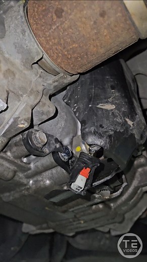 4.9K views · 1.5K reactions | 18 Honda CR-V Hit A Rock..  #honda #crv #crashcar #inspection #battledamaged | TE Videos | Facebook