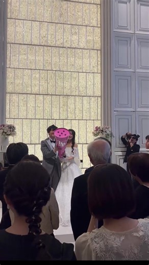 ハッピーパラシュートで結婚式の特別演出