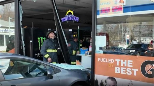 Driver crashes into convenience store in Manchester, NH