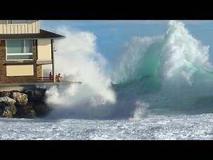 Massive Hurricane Marie waves destroy beaches and houses in Southern California! (RAW)