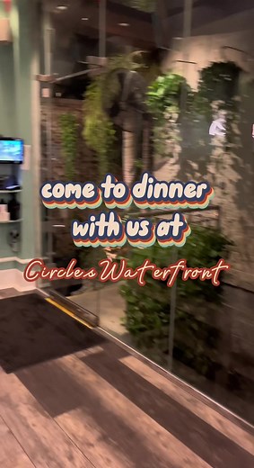 Dinner & Good Vibes at Circles Waterfront in Apollo Beach! 🏝️🍤