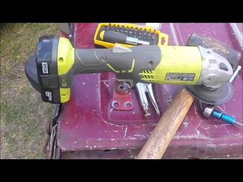 How to change a 89 C1500 tailgate hinge