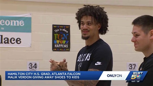 NFL linebacker Malik Verdon surprises Hamilton students with sneakers