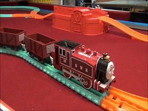 40th Video of 2022: Rosie's Red Troublesome Trucks + Trackmaster Builder Bucket Layout 5