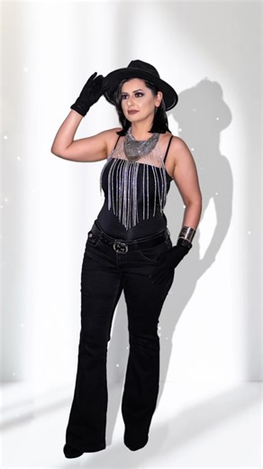 Ivlin Khammo ايفلين خمو | Khegga Yaqora [Studio Live 2025] #assyrian Music, Mix & Mastering: Moses Moshi Photographer & Editing: Hani Production Record Label: @AssyrianPlayMusic #assyrianplaymusic #assyrian #assyrianmusic #Assyrians #assyria #assyrianmusic #assyriansong #Barwar #Barwari #AssyrianCulture #AssyrianArtist #IvlinKhammo #AssyriansWorldwide #AssyrianPride #AssyrianTalent #AssyrianHeritage #barware #barwars