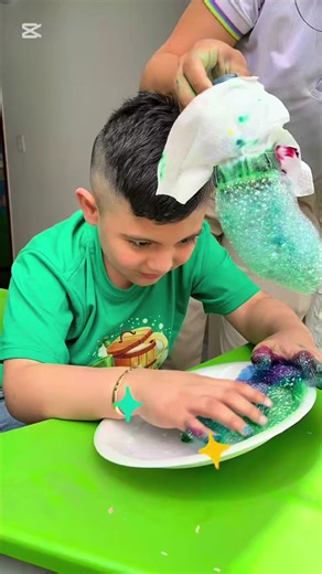 Así celebramos con nuestros niños Saint Patrick’s Day 🍀💚. Un día lleno de alegría y creatividad! 🌈❤️ #saintpatricksday #cucuta #colegio #asesoriaspersonalizadas #bilingue