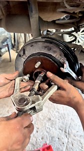 193K views · 620 reactions | Stuck Brake Drum Removing! | Mechanic Fixa | Facebook