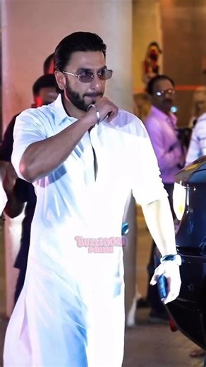 #srk 😎#Raghuvir Singh 🚨#bollywoodkhabar 👀2 Shahrukh Khan 😎#youtubeshorts #trendingshorts