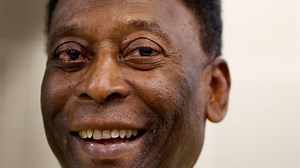 Pele receives hospital treatment
