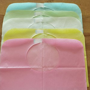 [Hot Item] Versatile Medical Plastic Dental Bib Apron for Adults Worldwide