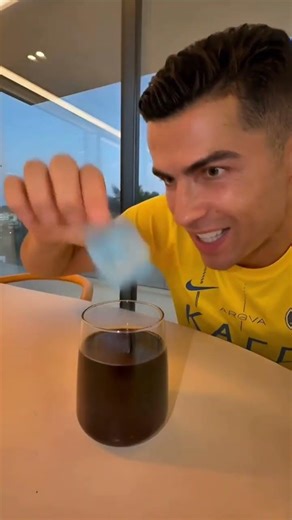 SCREAMING ICE 🧊😱 #football #ronaldo