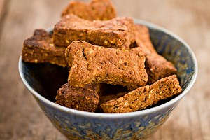 10 Homemade Dog Treats Your Dog Won't Stop Begging You For