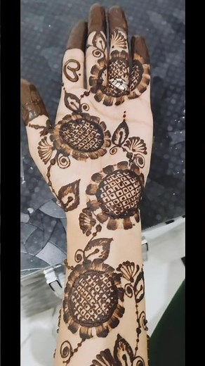 🖌️ Genius Mehndi Trick! Easy Mehndi Design Using Paint Brush & Bottle Cap ✨