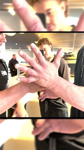 Comparing hand size with Leonidas Arkona at East vs West 22