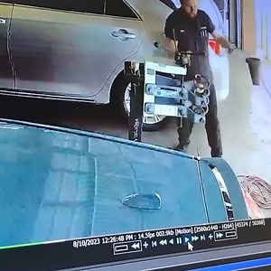 Mechanic Forgets To Tie Spring Compressor!