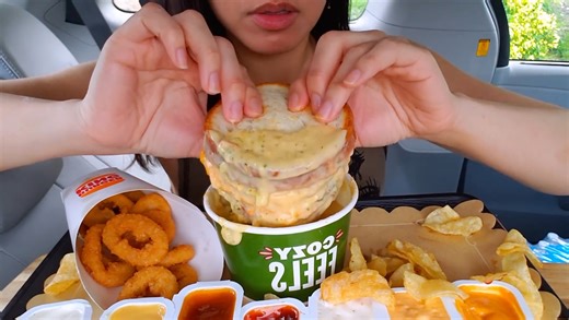 【只有吃和咽】Twilight 牛肉三明治 洋葱圈薯片 咀嚼加速蘸酱多多超过瘾！