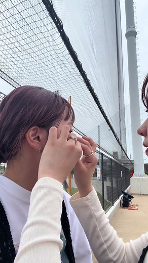 SHISHAMOのタトゥーステッカー🐟 悲劇の連続で、笑いじぬところだった笑笑 ほんと勘弁してほしい👩🏼‍🦲 一緒に貼ろうって言ってくれてありがとういい思い出になりまひた😆❤️笑笑#おすすめ #SHISHAMO @SHISHAMO