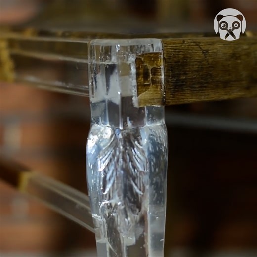 Restoring old chair with epoxy resin By Dashing Axe: youtube.com/channel/UCCoyE8_xGS7yO3-WIu-LSMg Лихой ТопорЪ Partner: Dashing Axe IG: https://www.instagram.com/lihojtopor/ FB: https://www.facebook.com/toporlihoj/ YT: https://www.youtube.com/channel/UCCoyE8_xGS7yO3-WIu-LSMg | Crafty Panda