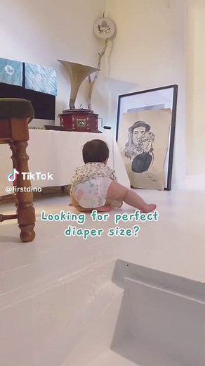 When a baby is born, they come in various sizes, and as they grow, you'll start to notice those adorable baby cheeks plumping up! 🍼✨ But do you know how to choose the perfect diaper size for your little one🧐? We recommend choosing based on your baby's current weight! 📏⚖️ Here’s an additional #DiaperTip, always make sure to try out the trial diapers first before buying in bulk. 👶🩹💕This way, you can stay clear of any diaper mishaps caused by choosing the wrong size. Visit our Tiktok shop to