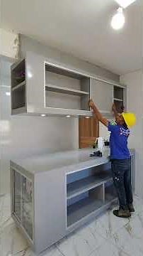 Armário planejado feito com porcelanato