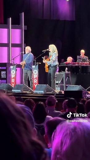 Kathy Mattea Live: 18 Wheels & Opry Moments