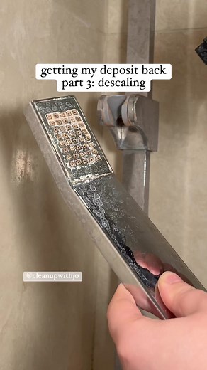 414K views · 4K reactions | do you live in a hard water area? it’s a constant battle but a white vinegar soak helps so much 直勇 #cleaningmotivation #satisfyingcleaning #cleaningasmr #limescale #descale #filthy #endoftenancycleaning | Clean Up with Jo | Facebook