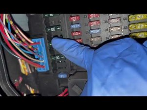 Mini Cooper 2009 fuses location