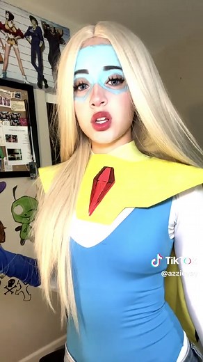 Cosplay Spotlight: Blonde Blazer Expedition 33