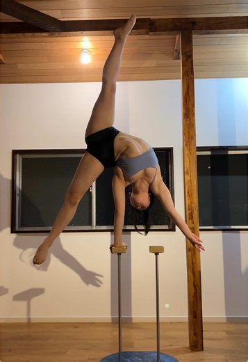 倒立練習とハンドダンスの楽しさ