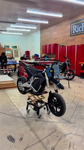 Top Features of the Surron EBike for Clean Transport